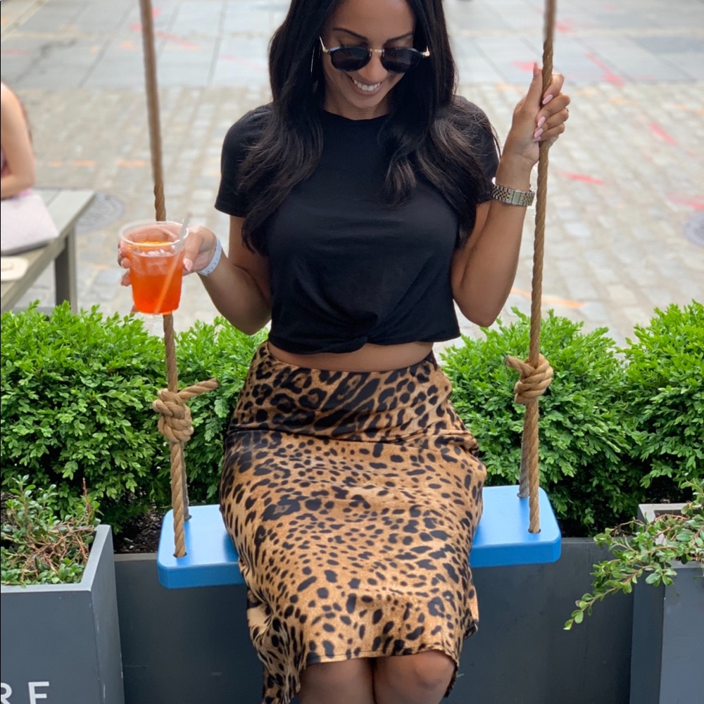 Women’s cheetah silk skirt Lulus